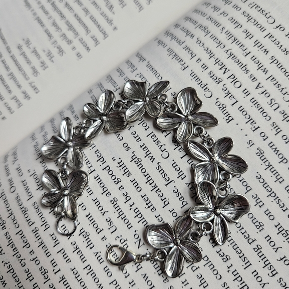 Silver Floral Bracelet - Picture 3 of 7